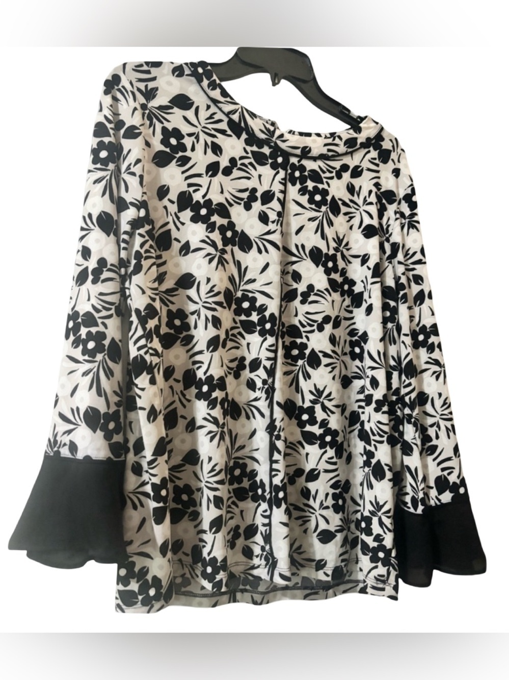 Ann Klein White Black Floral Long Sleeve Blouse Flutter Sleeves Women’s Top